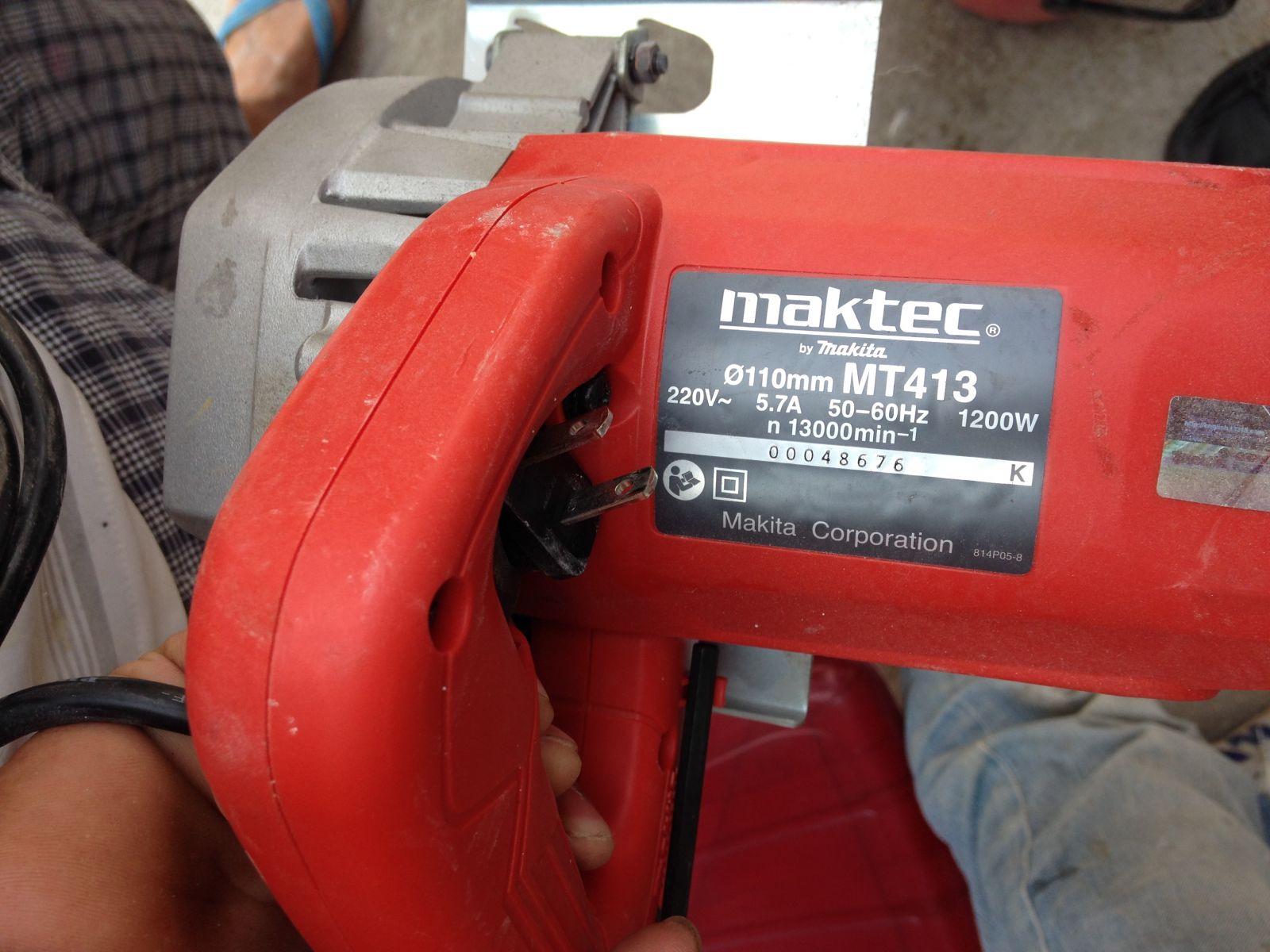 Máy cắt gạch Maktec MT413 1200W