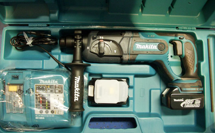 may-khoan-bua-dung-pin-makita-bhr241rfe-18v