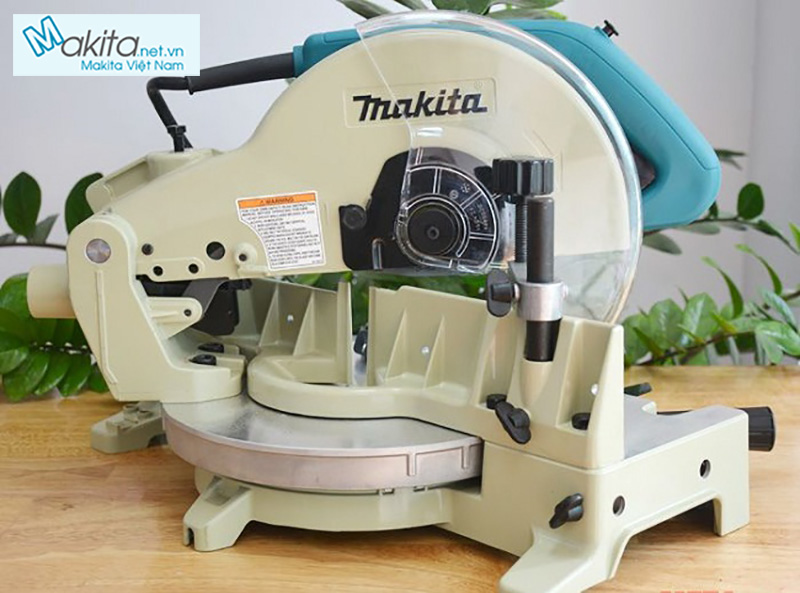 máy cắt nhôm Makita LS1030N